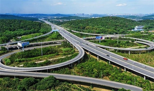 城东钢筋套筒应用于高速公路